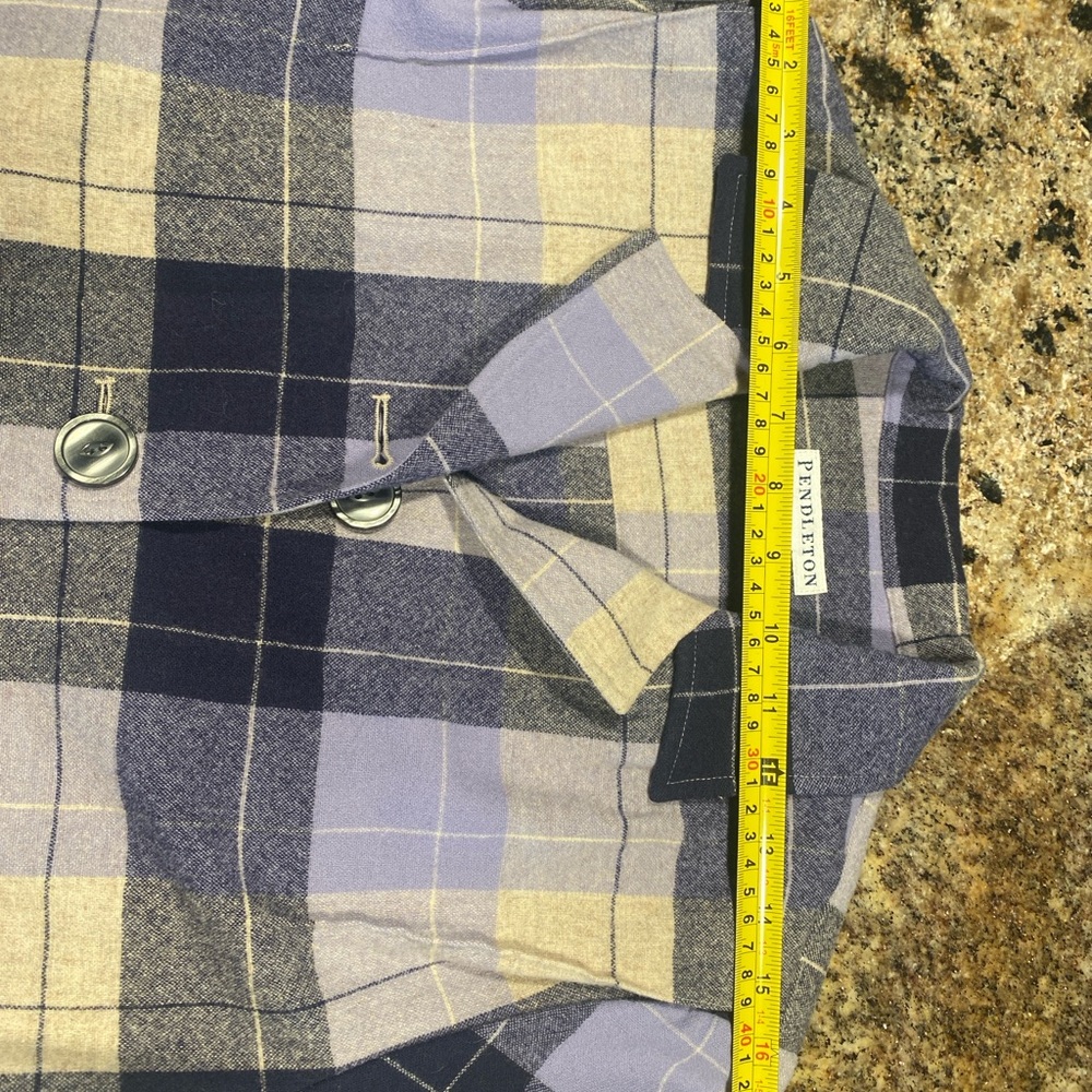 100% virgin wool Pendleton Navy and Beige Plaid Shirt - Picture 10 of 16